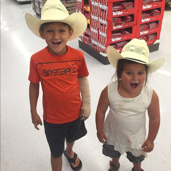 Meet your Posher, Bobby - Picture 3 of 7